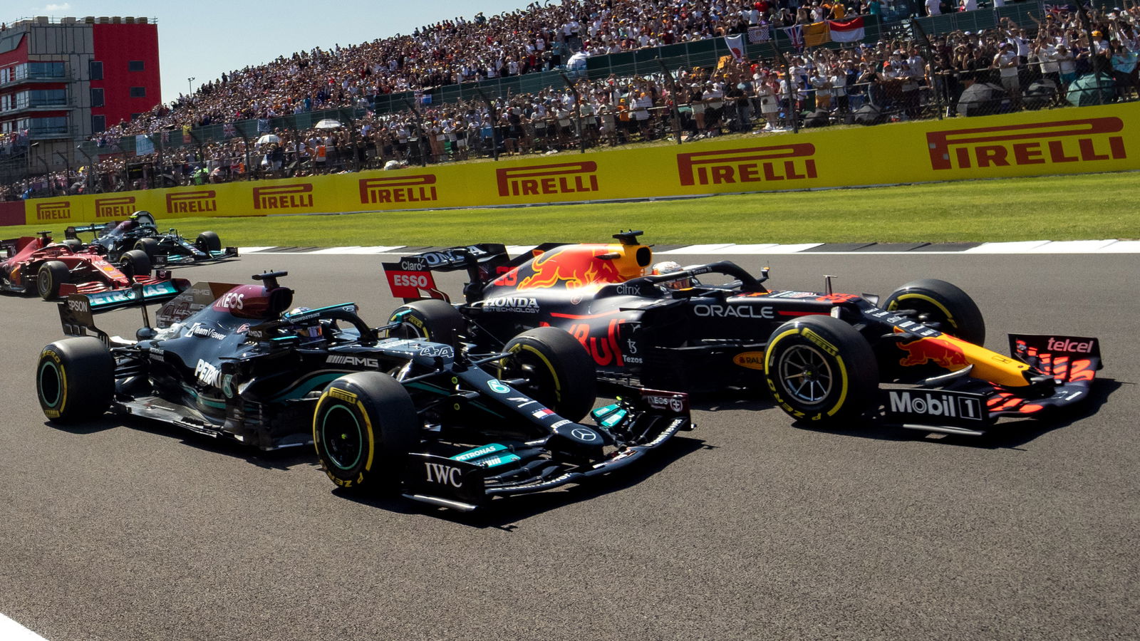 Bagaimana Paddock F1 Menanggapi Insiden Hamilton-Verstappen?